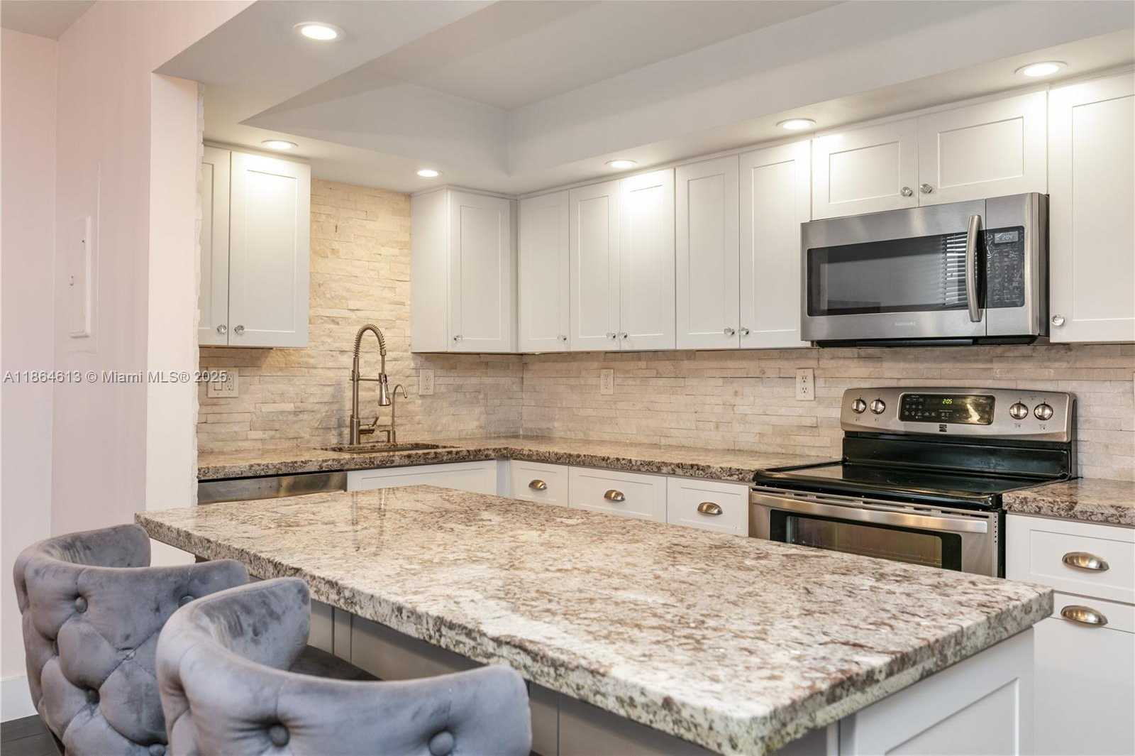 Small Image of 20291 NORTH EAST 30TH AVE #PH-10, Aventura Number 24