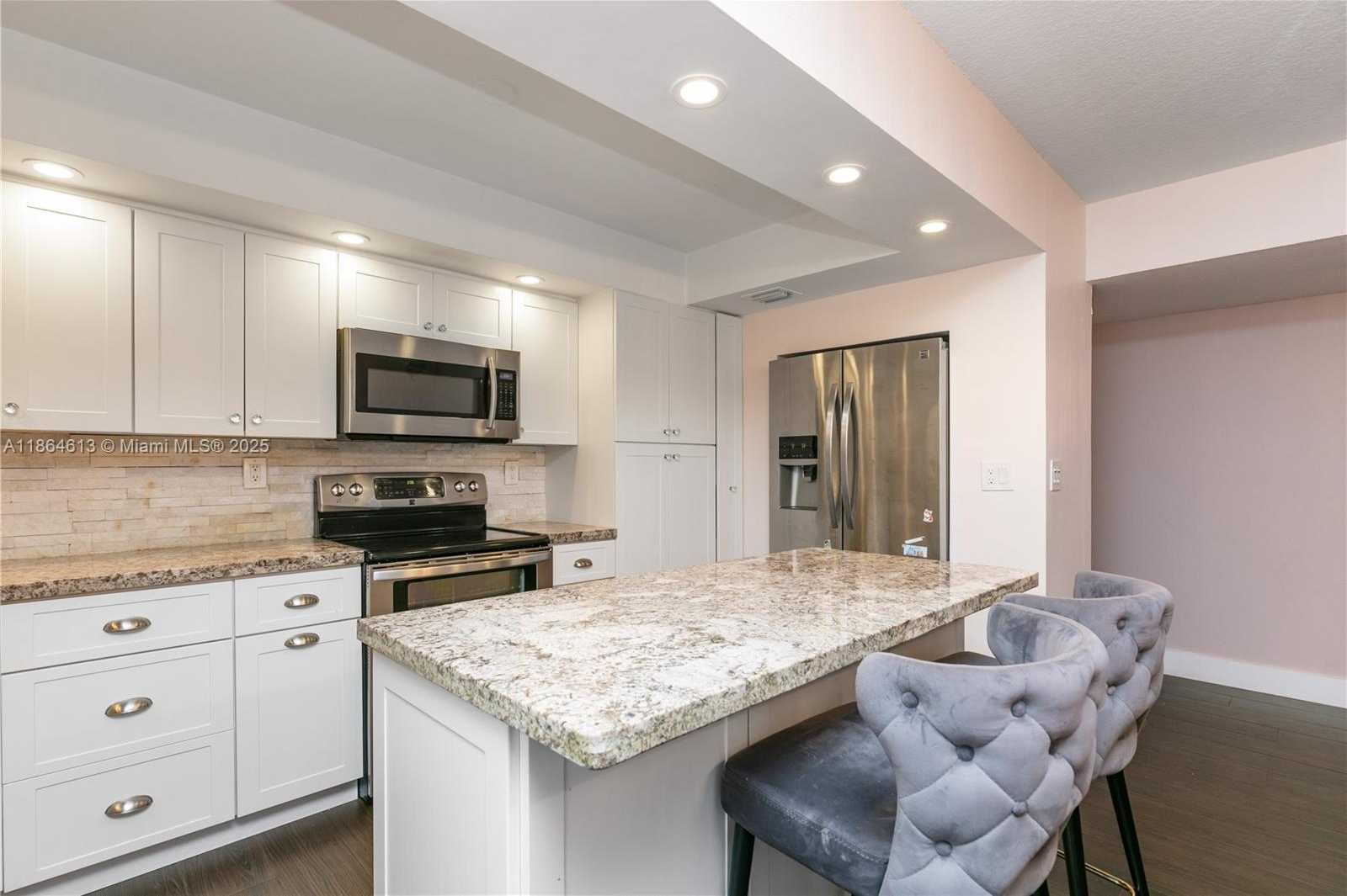 Small Image of 20291 NORTH EAST 30TH AVE #PH-10, Aventura Number 25