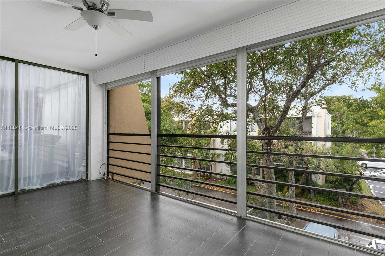 Small Image of 20291 NORTH EAST 30TH AVE #PH-10, Aventura Number 31