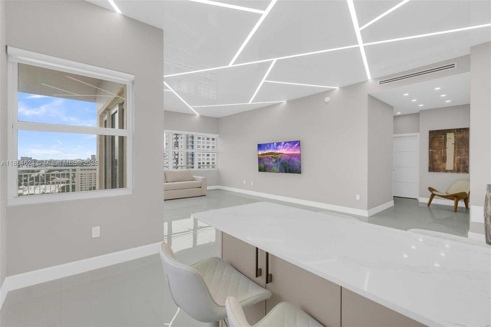 Small Image of 18011 BISCAYNE BLVD #PH04, Aventura Number 23