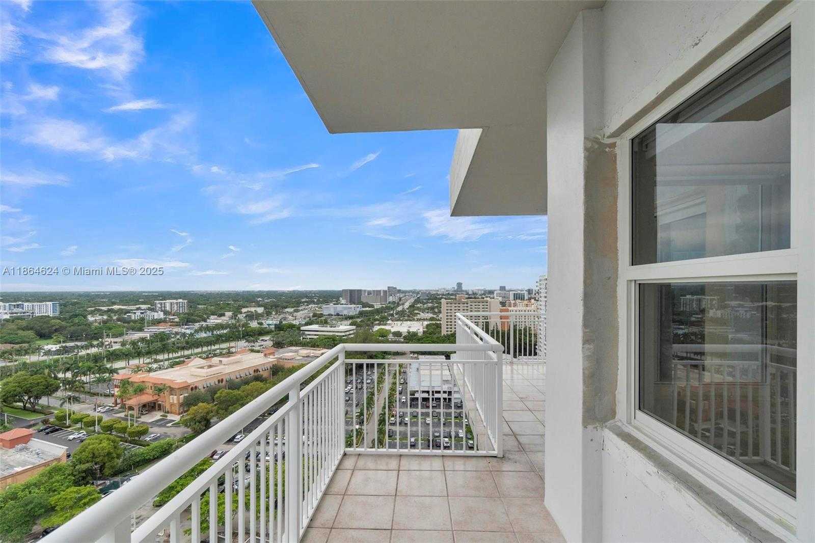 Small Image of 18011 BISCAYNE BLVD #PH04, Aventura Number 46