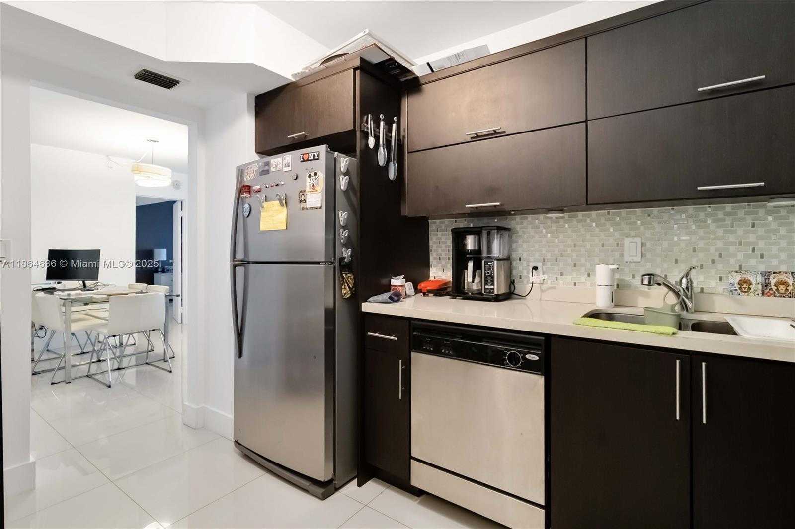 Small Image of 100 BAYVIEW DR #2014, Sunny Isles Beach Number 15