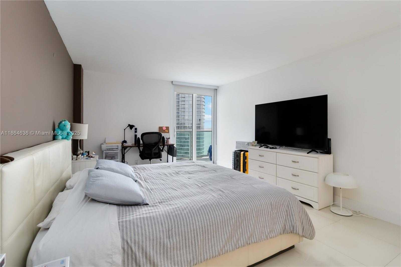 Small Image of 100 BAYVIEW DR #2014, Sunny Isles Beach Number 18