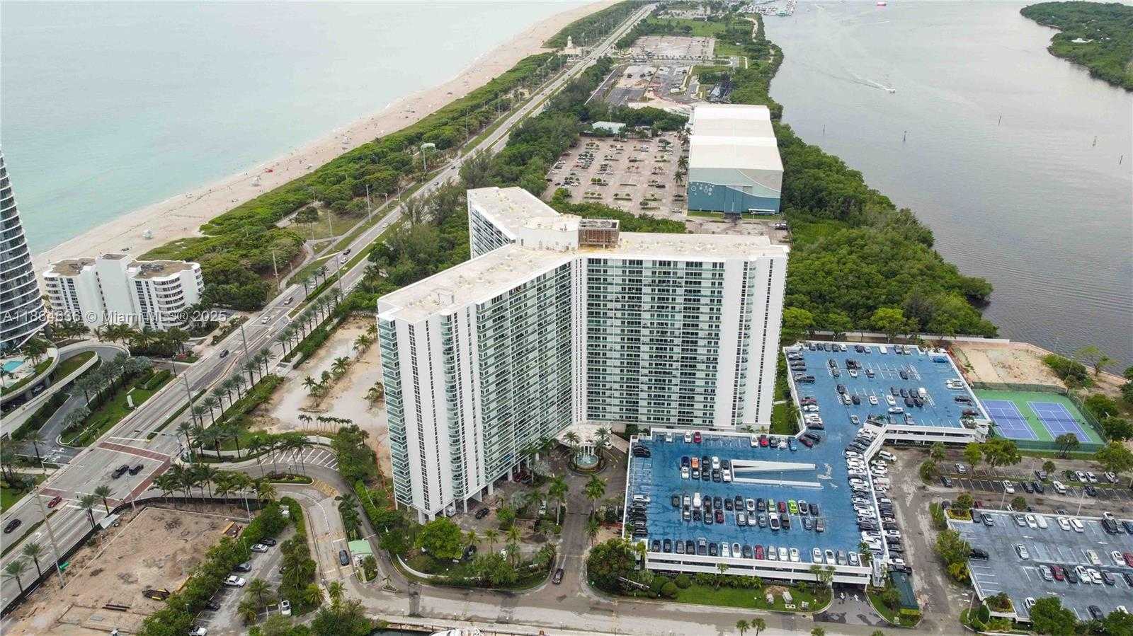 Small Image of 100 BAYVIEW DR #2014, Sunny Isles Beach Number 41