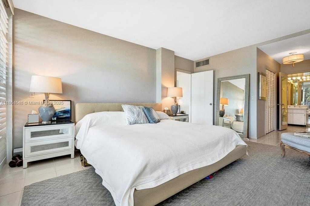 Small Image of 2295 SOUTH OCEAN BLVD #505, Palm Beach Number 15