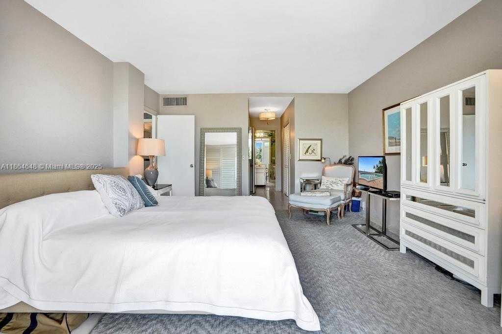 Small Image of 2295 SOUTH OCEAN BLVD #505, Palm Beach Number 16