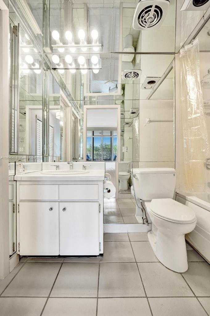 Small Image of 2295 SOUTH OCEAN BLVD #505, Palm Beach Number 19