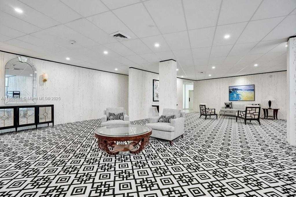 Small Image of 2295 SOUTH OCEAN BLVD #505, Palm Beach Number 37