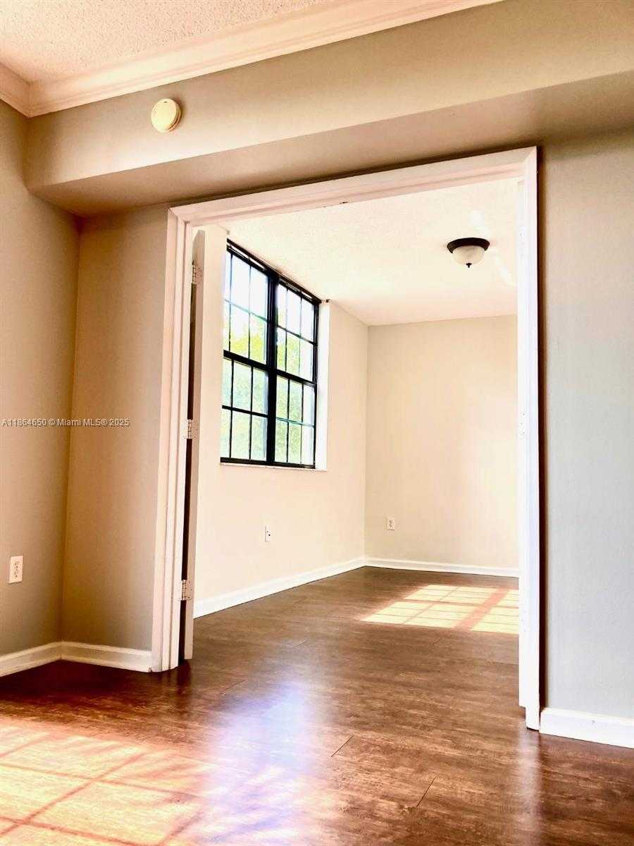 Small Image of 1919 VAN BUREN ST #321A, Hollywood Number 4