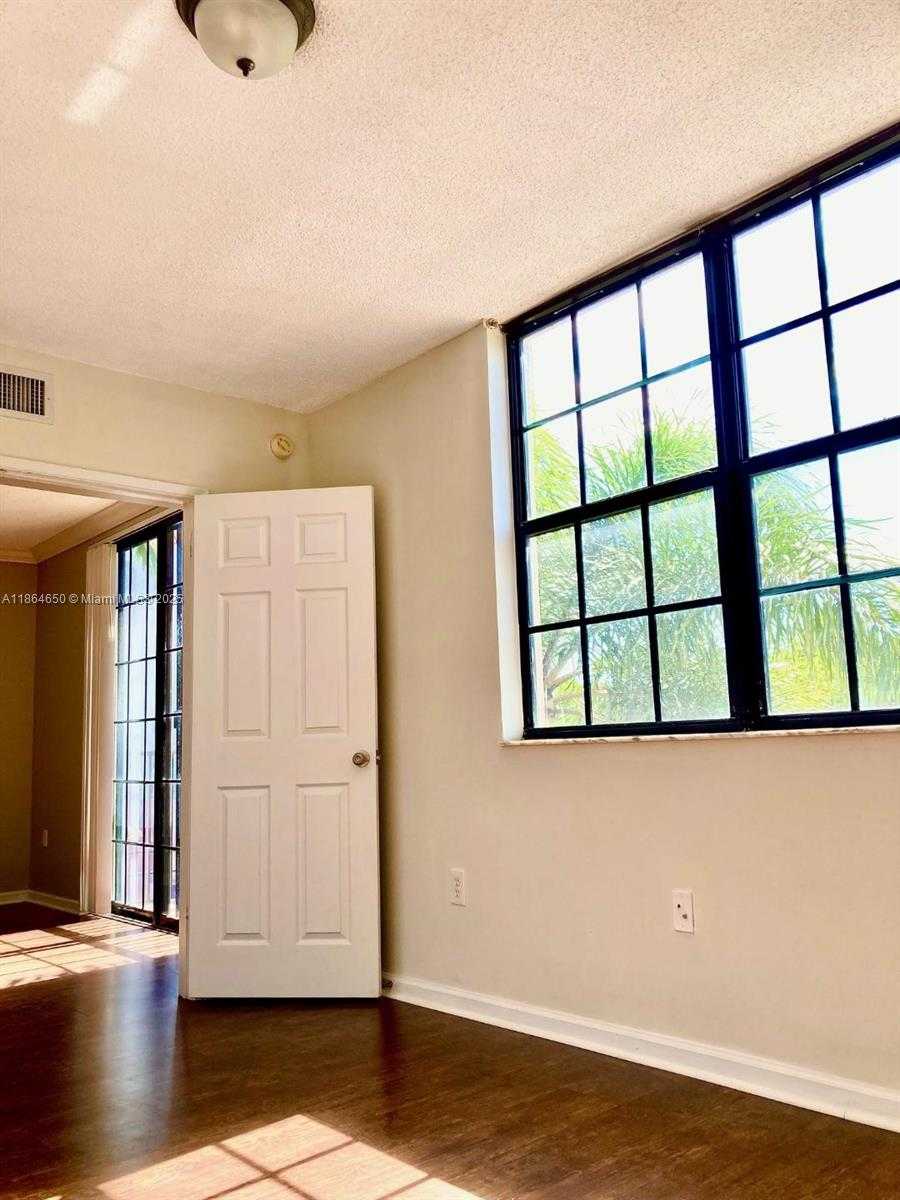 Small Image of 1919 VAN BUREN ST #321A, Hollywood Number 5