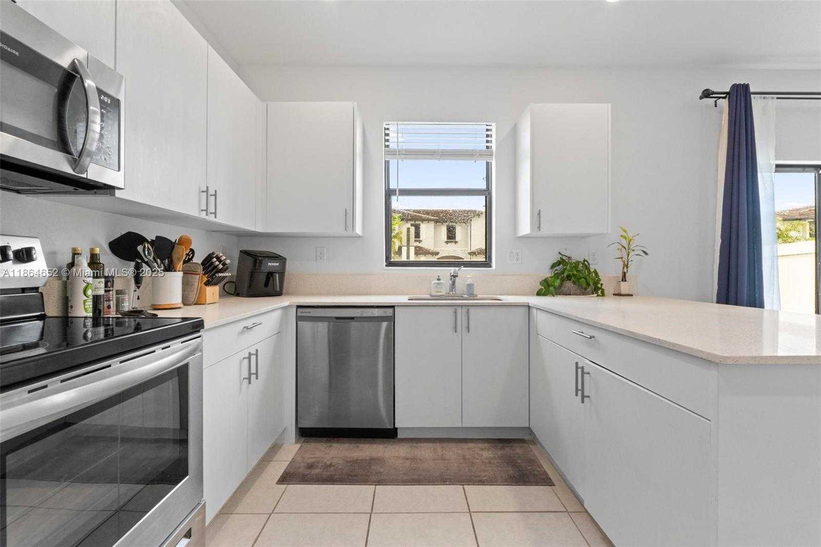Small Image of 20380 NORTH WEST 5TH CT, Miami Gardens Number 18