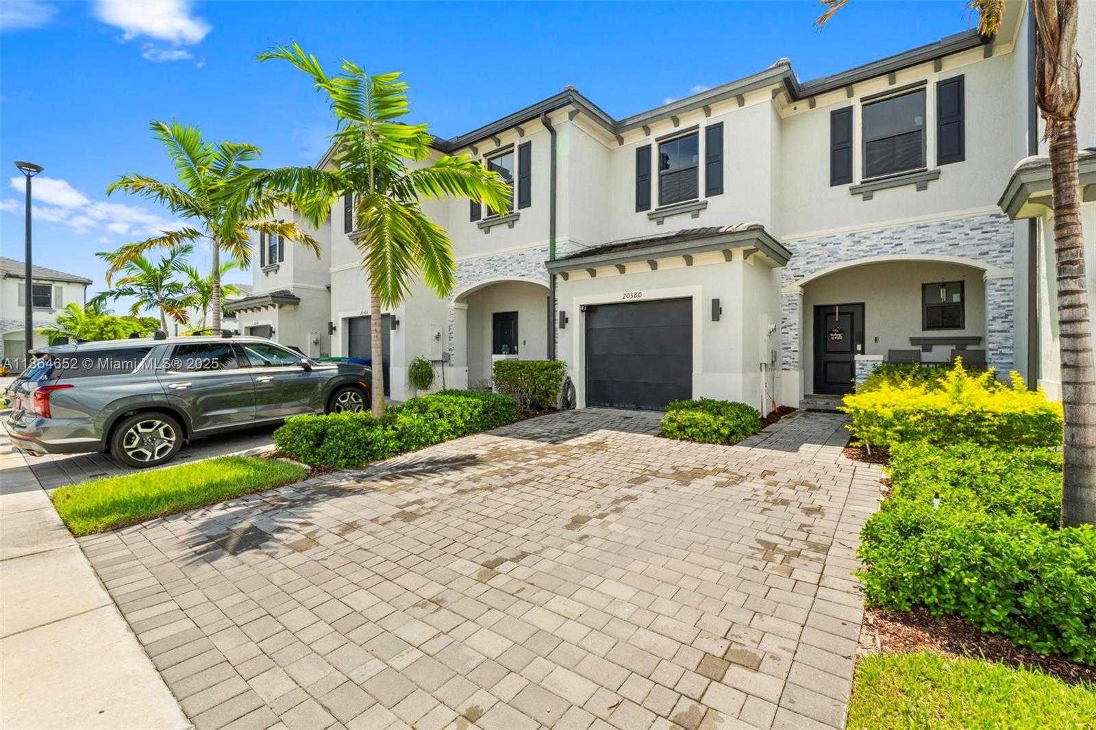 Small Image of 20380 NORTH WEST 5TH CT, Miami Gardens Number 3