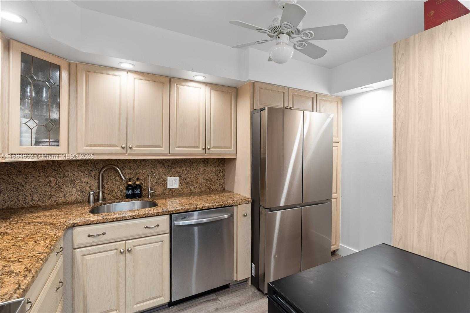 Small Image of 20301 WEST COUNTRY CLUB DR #829, Aventura Number 14