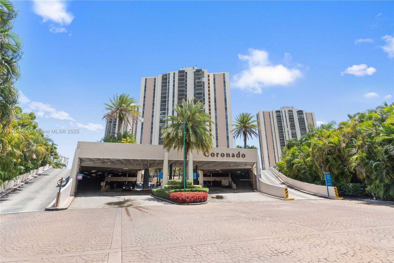Small Image of 20301 WEST COUNTRY CLUB DR #829, Aventura Number 2