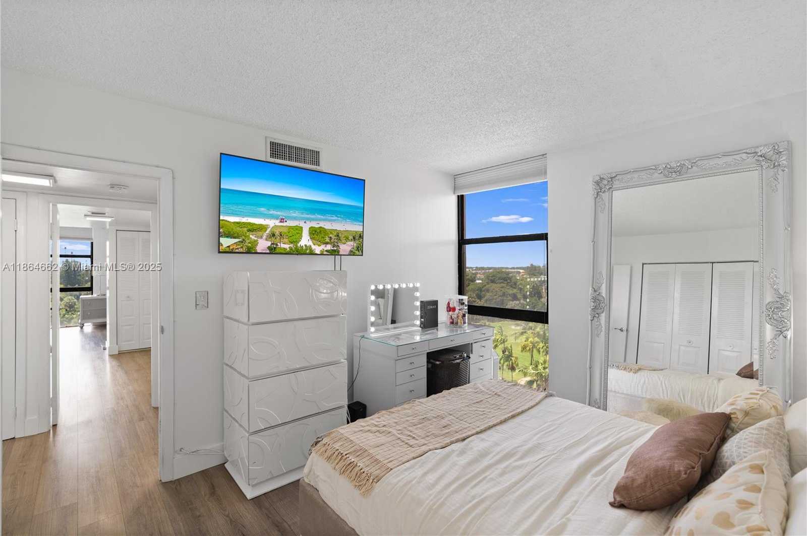 Small Image of 20301 WEST COUNTRY CLUB DR #829, Aventura Number 21