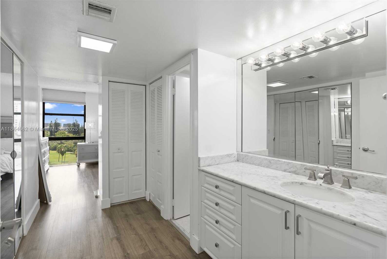 Small Image of 20301 WEST COUNTRY CLUB DR #829, Aventura Number 23