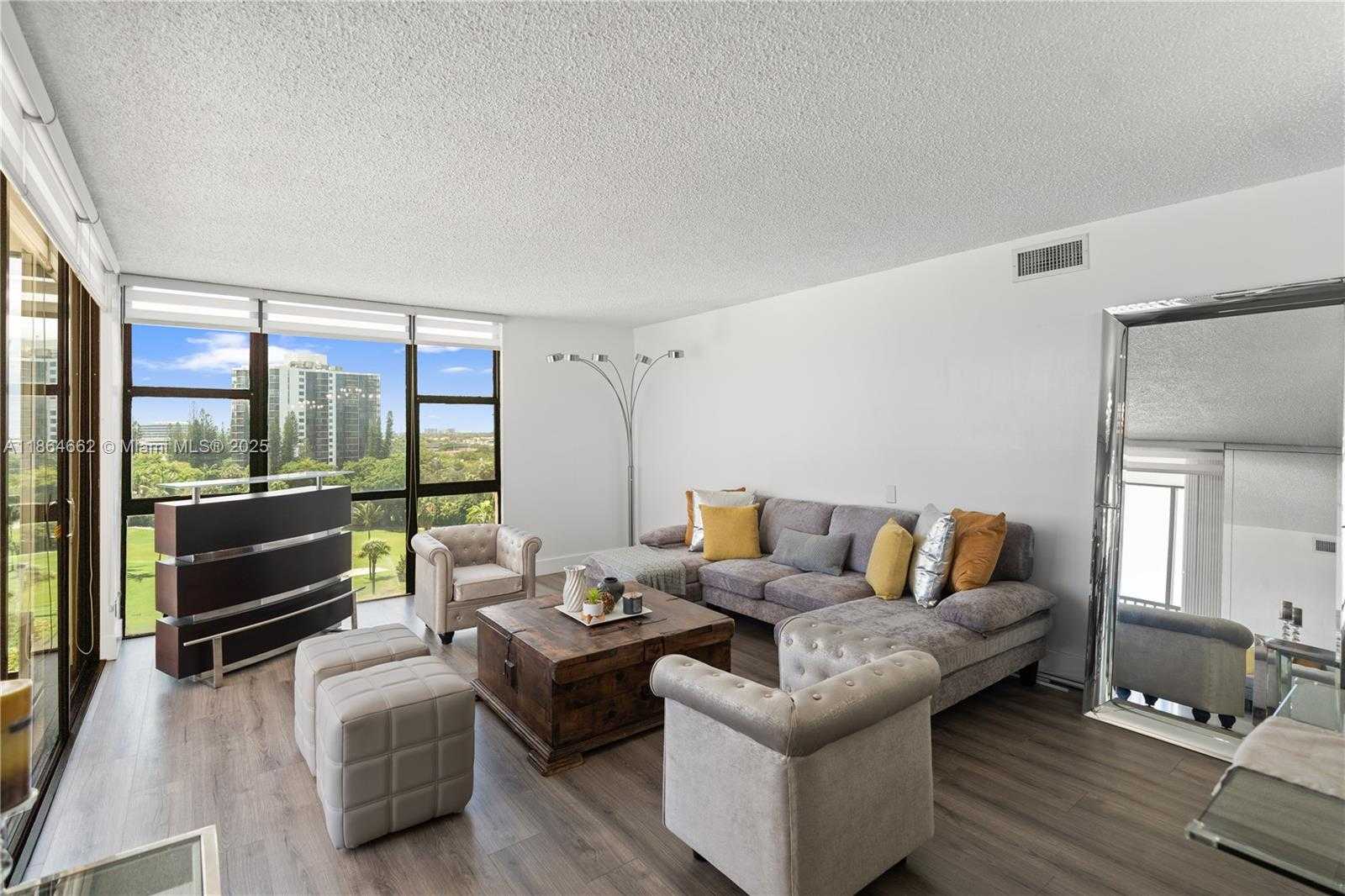 Small Image of 20301 WEST COUNTRY CLUB DR #829, Aventura Number 7
