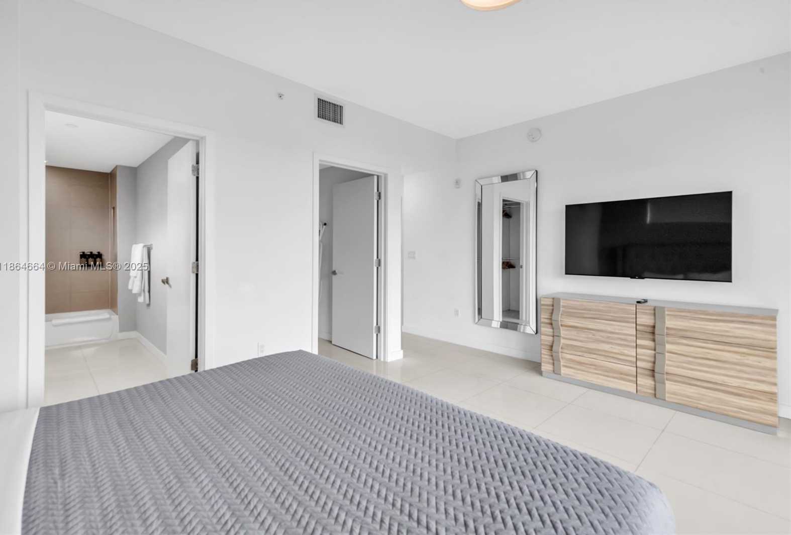 Small Image of 1120 98TH ST #403, Bay Harbor Islands Number 22