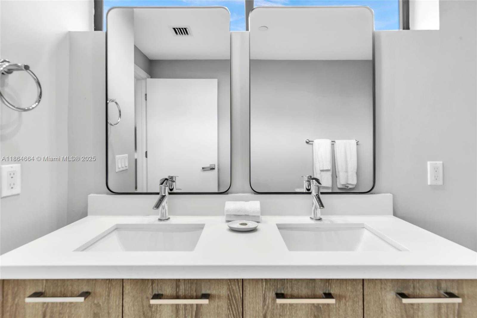 Small Image of 1120 98TH ST #403, Bay Harbor Islands Number 23