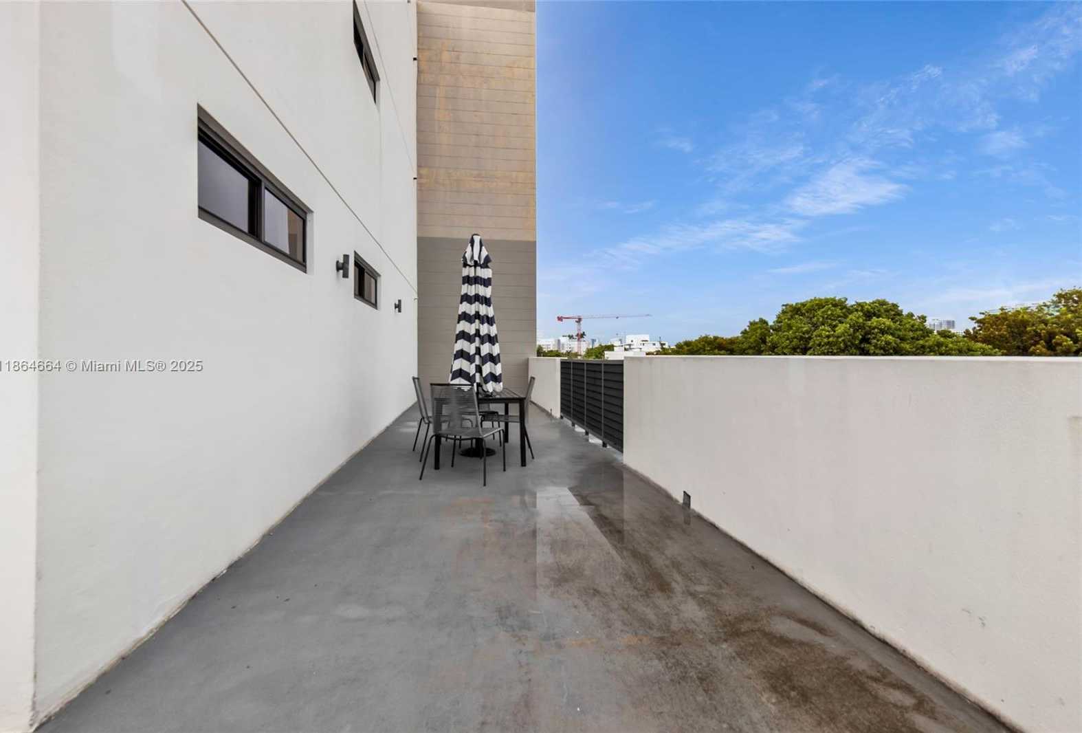 Small Image of 1120 98TH ST #403, Bay Harbor Islands Number 27