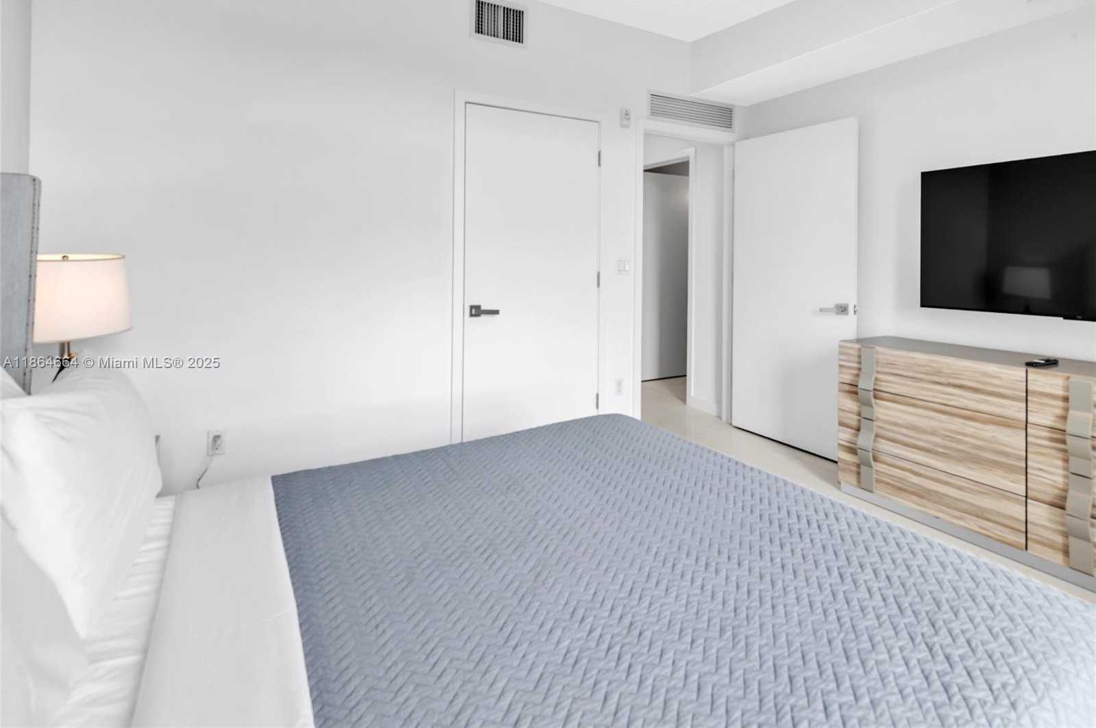 Small Image of 1120 98TH ST #403, Bay Harbor Islands Number 9