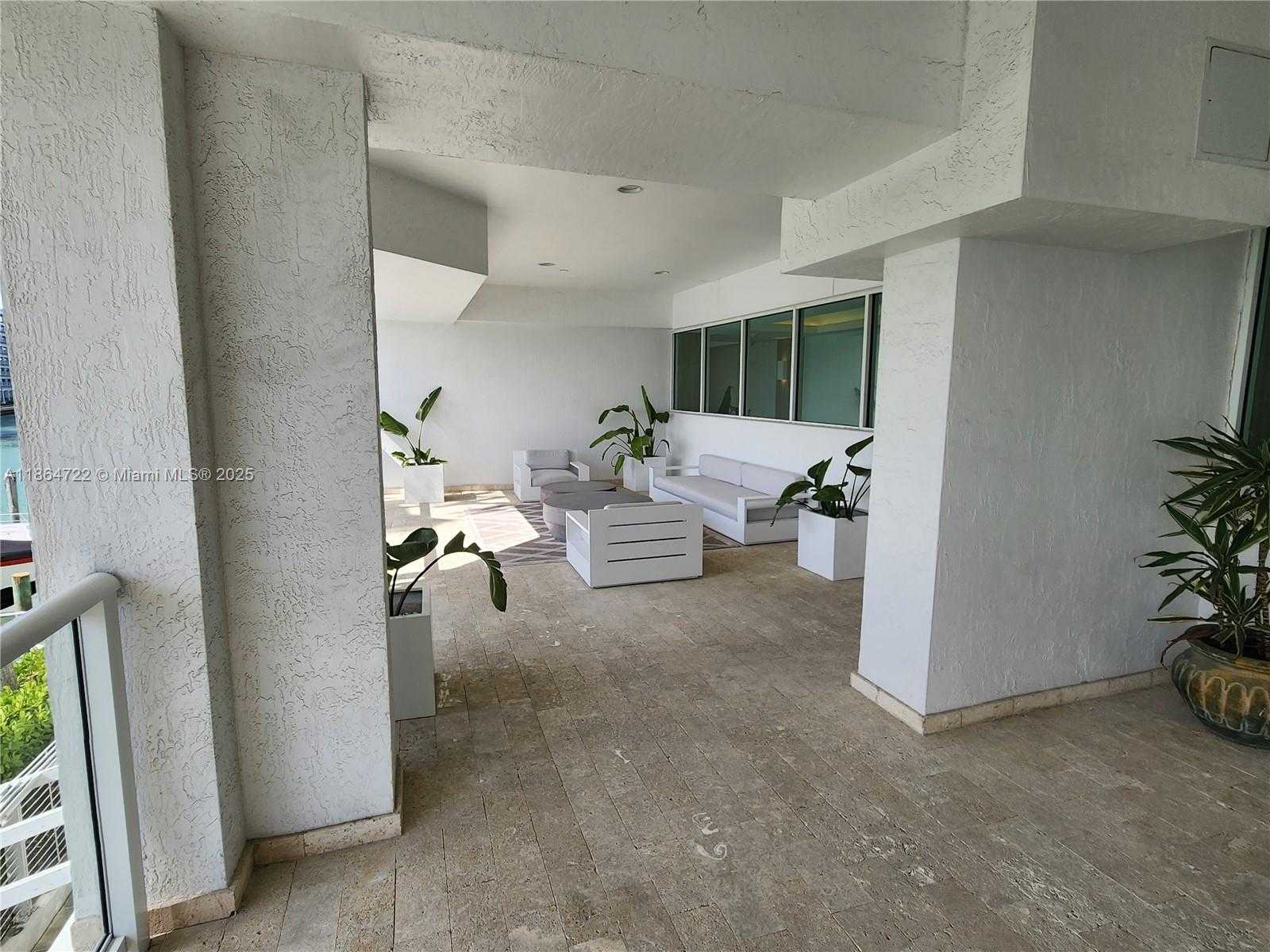 Small Image of 5900 COLLINS AVE #906, Miami Beach Number 30