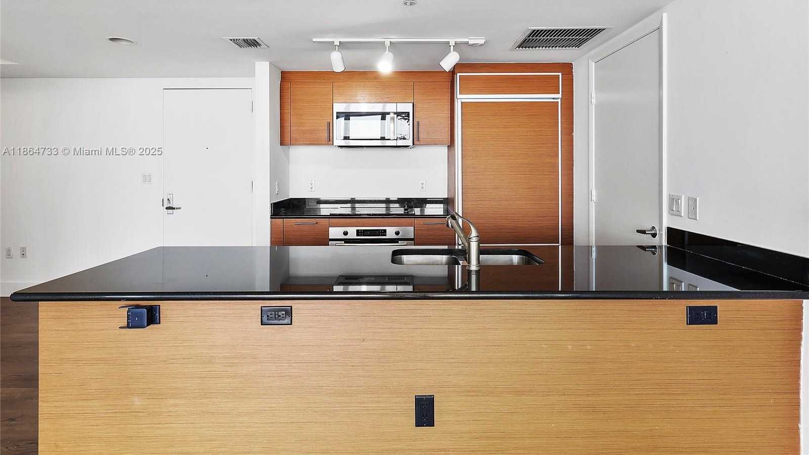 Small Image of 50 BISCAYNE BLVD #4008, Miami Number 22