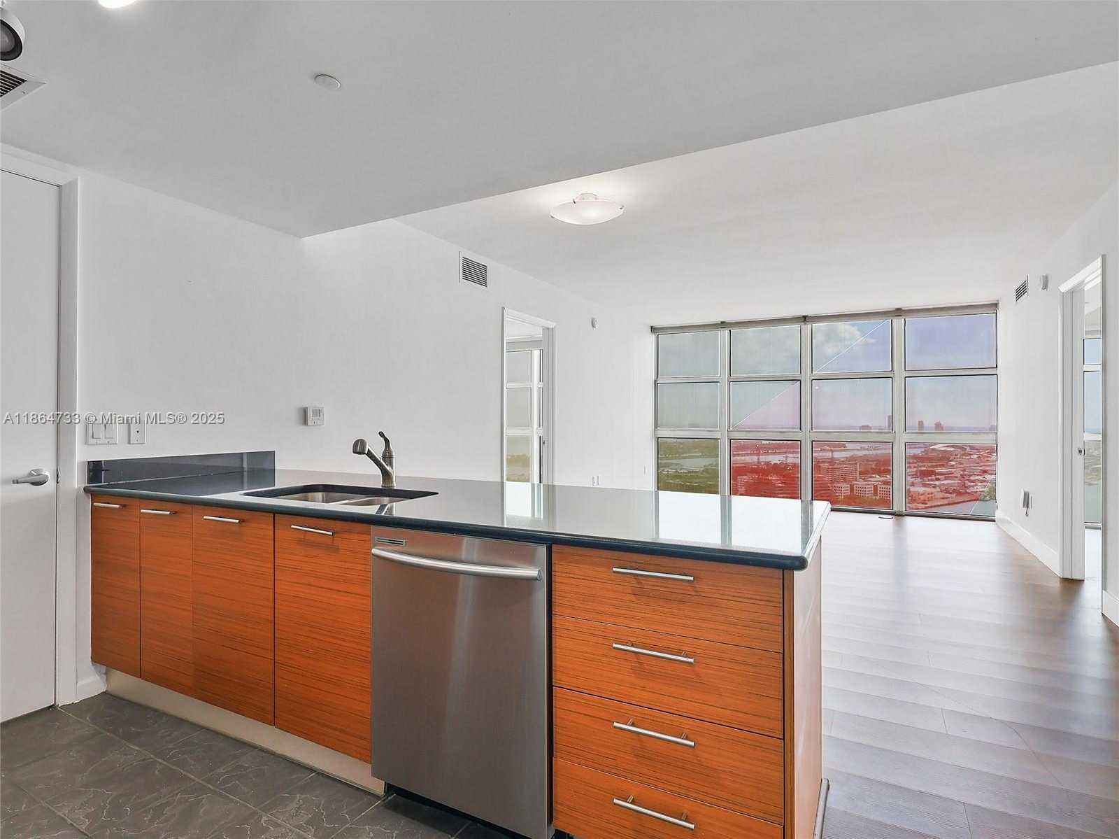 Small Image of 50 BISCAYNE BLVD #4008, Miami Number 24