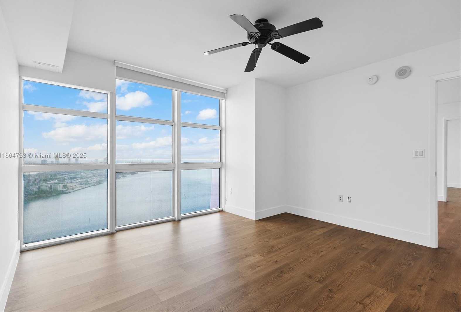 Small Image of 50 BISCAYNE BLVD #4008, Miami Number 5