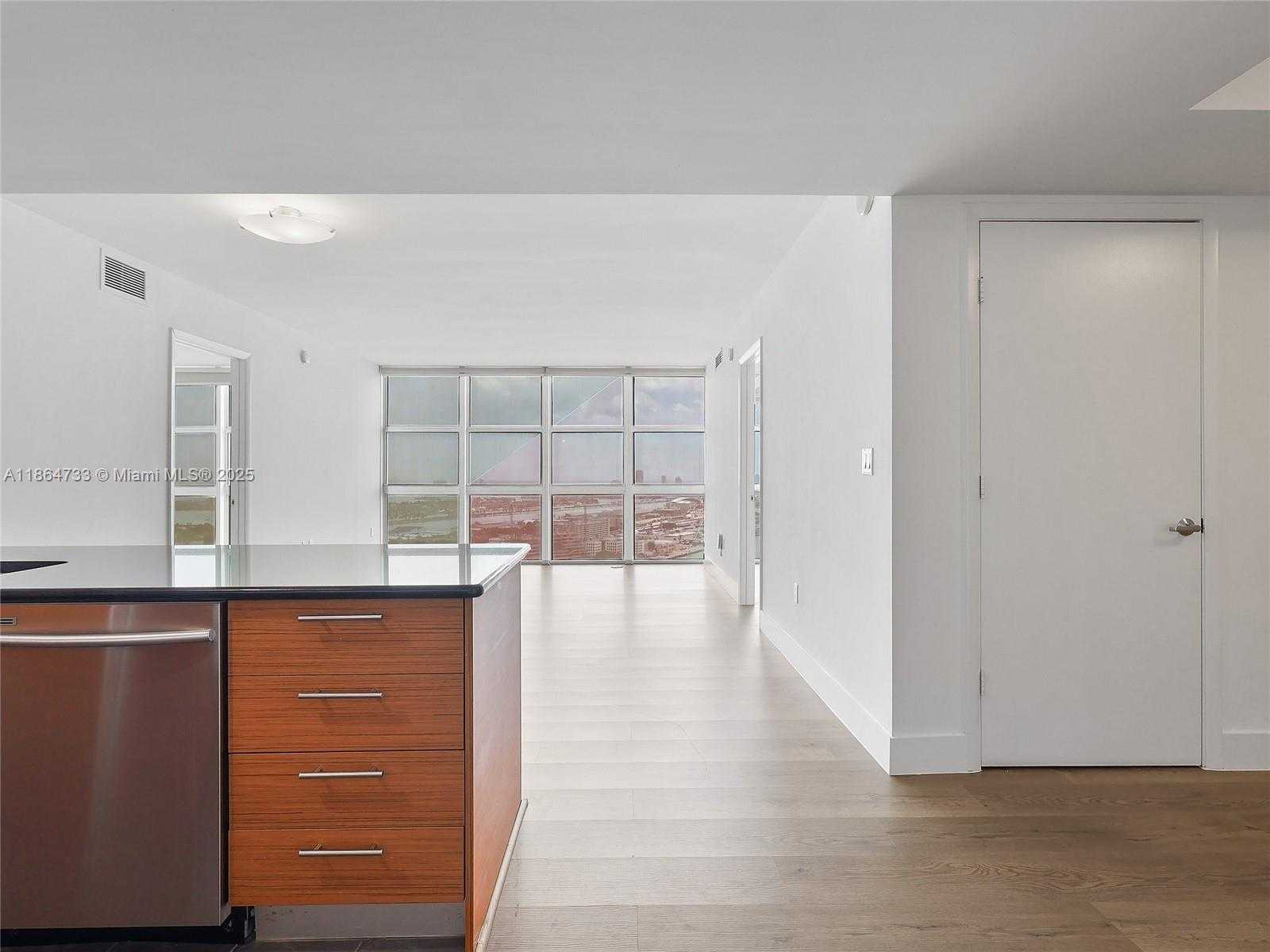 Small Image of 50 BISCAYNE BLVD #4008, Miami Number 7