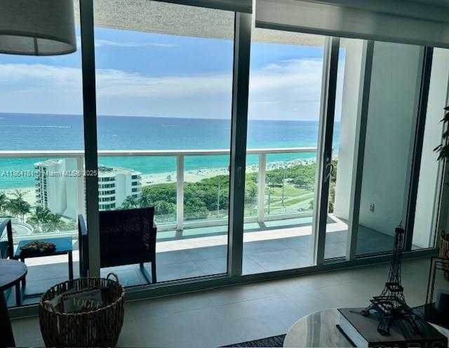 Small Image of 100 BAYVIEW DR #1906, Sunny Isles Beach Number 2
