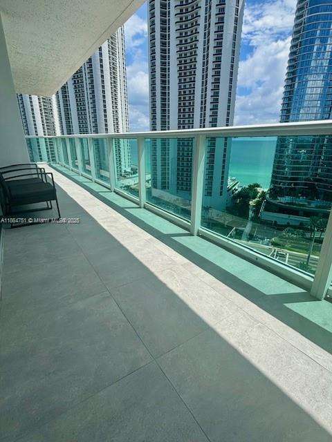 Small Image of 100 BAYVIEW DR #1906, Sunny Isles Beach Number 32