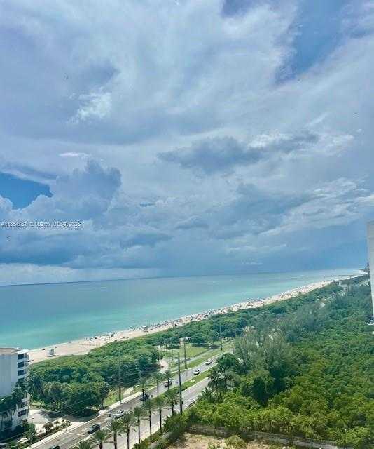 Small Image of 100 BAYVIEW DR #1906, Sunny Isles Beach Number 4