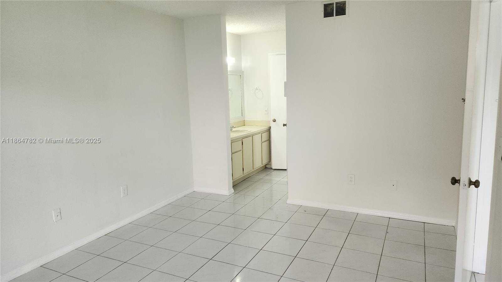 Small Image of 9708 HAMMOCKS BLVD #101-32, Miami Number 11