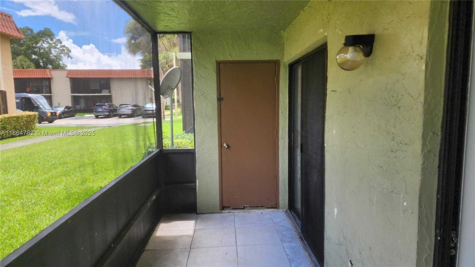 Small Image of 9708 HAMMOCKS BLVD #101-32, Miami Number 24