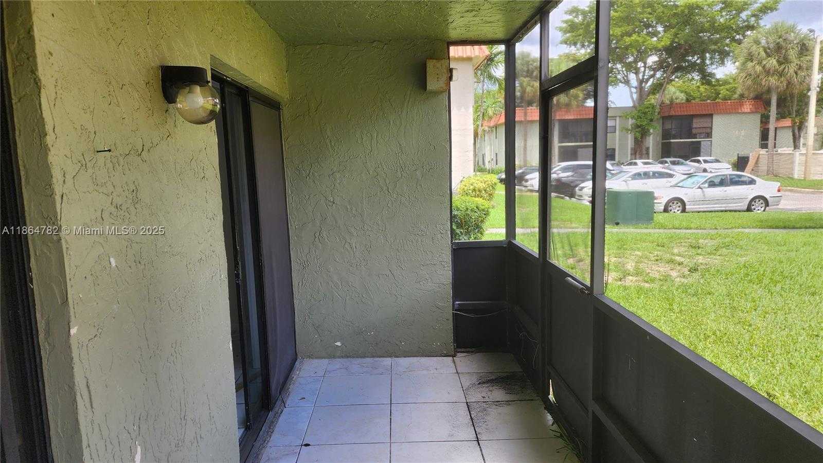 Small Image of 9708 HAMMOCKS BLVD #101-32, Miami Number 25