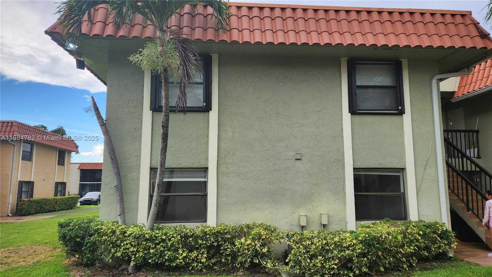 Small Image of 9708 HAMMOCKS BLVD #101-32, Miami Number 26