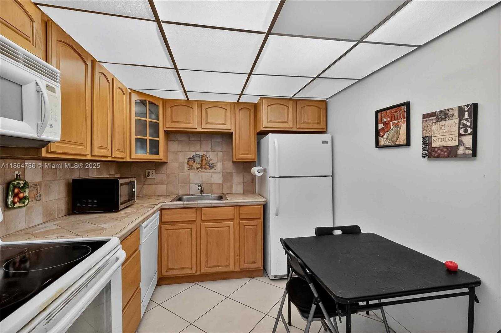 Small Image of 500 THREE ISLANDS BLVD #1001, Hallandale Beach Number 20