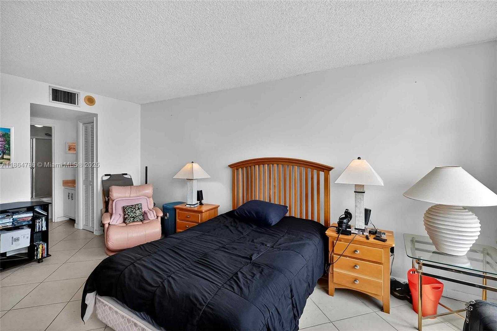 Small Image of 500 THREE ISLANDS BLVD #1001, Hallandale Beach Number 22