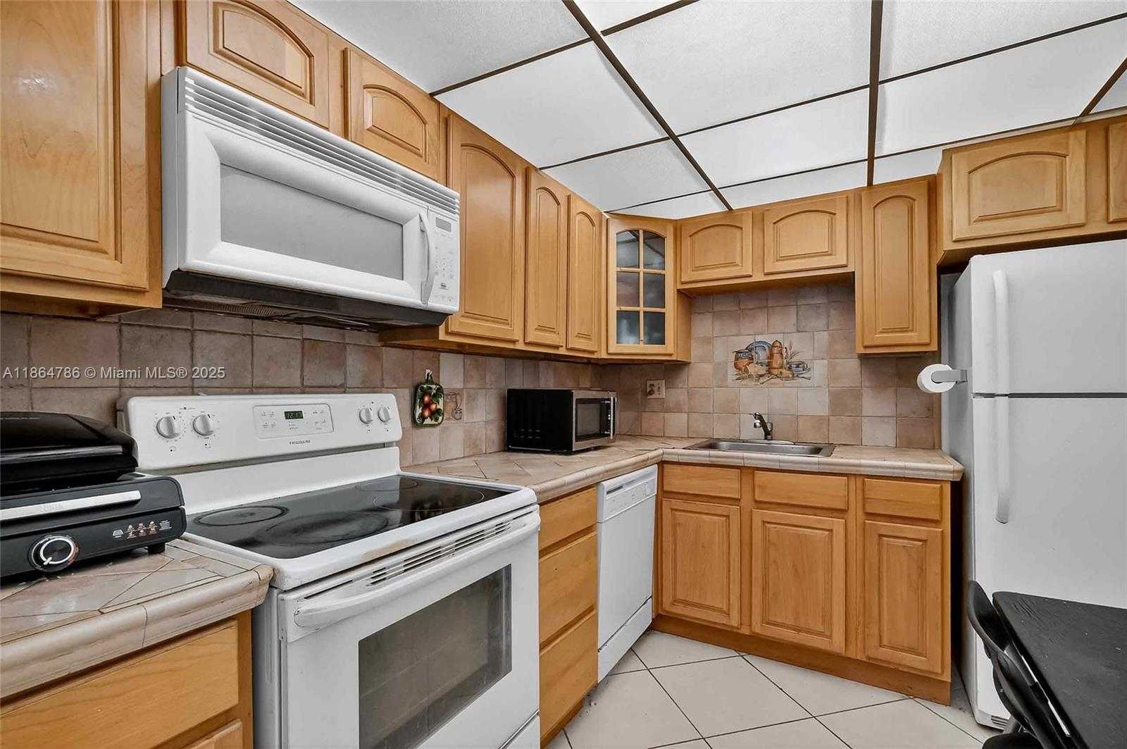 Small Image of 500 THREE ISLANDS BLVD #1001, Hallandale Beach Number 7