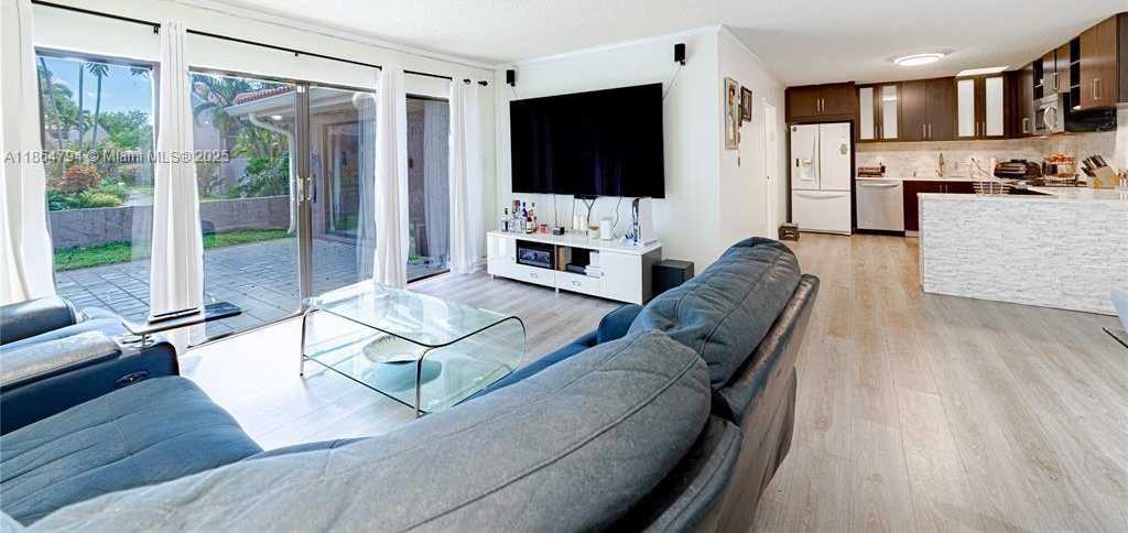 Small Image of 402 ST ANDREWS RD #55, Hollywood Number 2