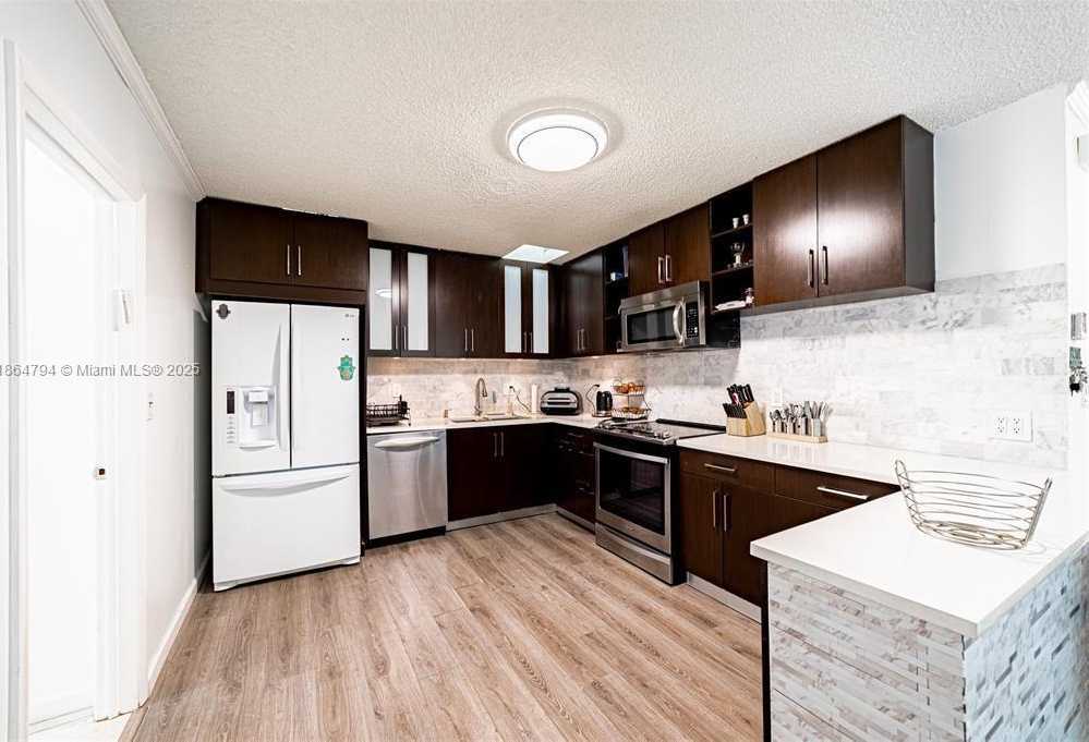 Small Image of 402 ST ANDREWS RD #55, Hollywood Number 4