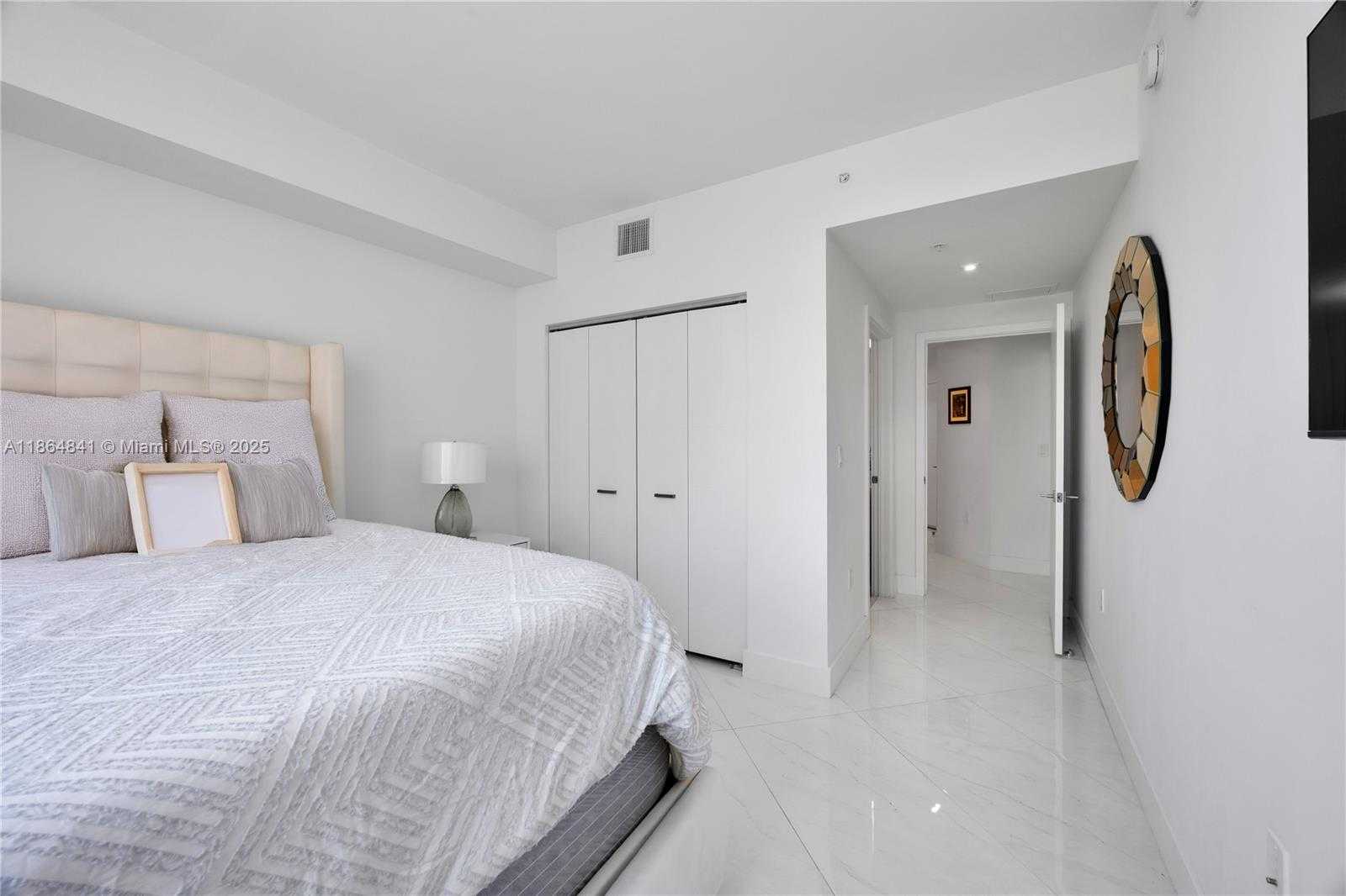 Small Image of 301 ALTARA AVE #511, Coral Gables Number 24