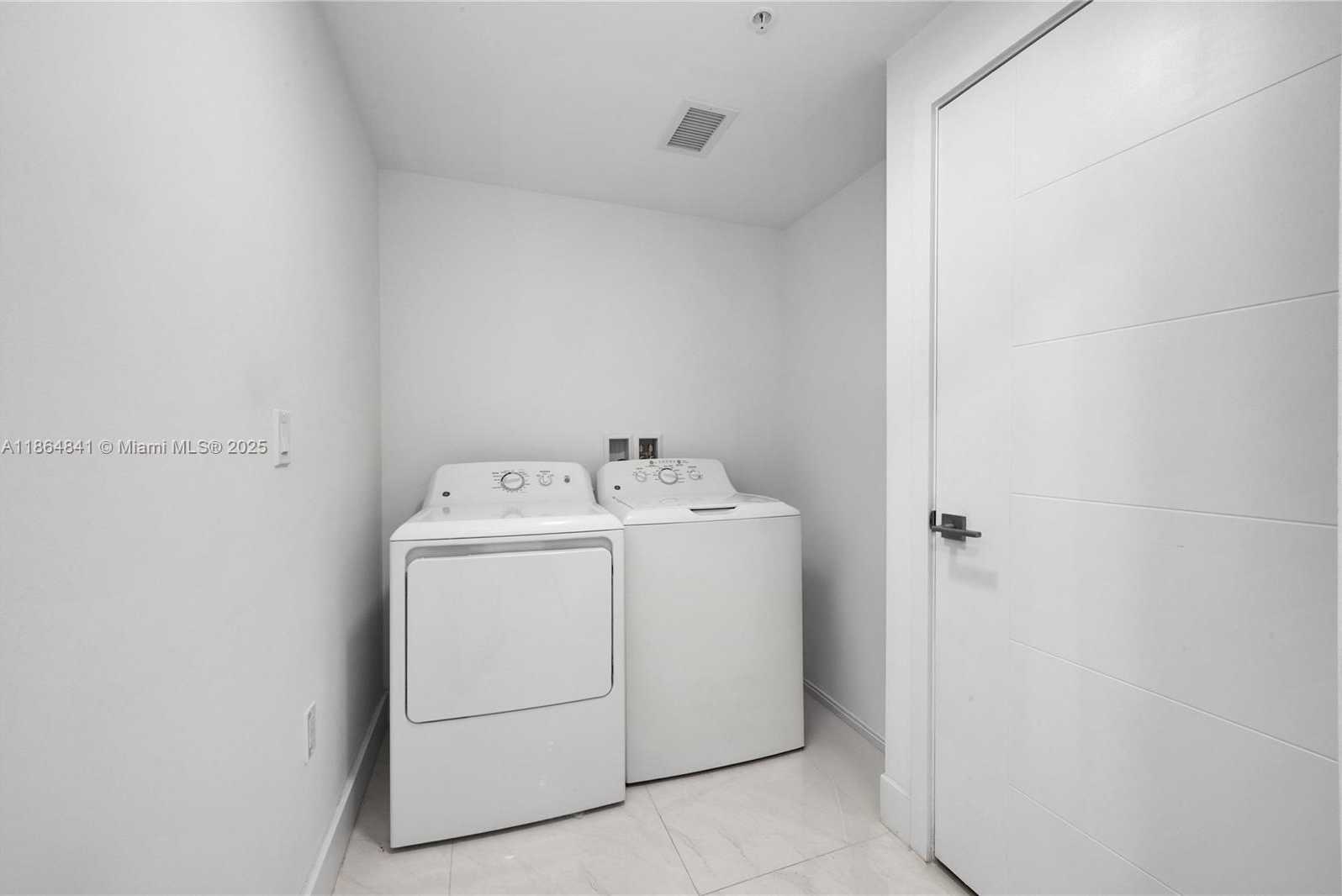 Small Image of 301 ALTARA AVE #511, Coral Gables Number 27