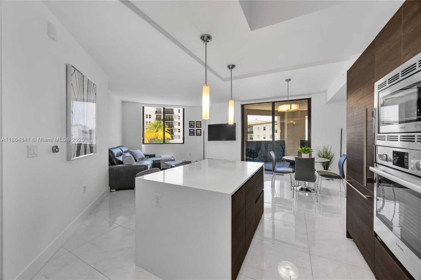Small Image of 301 ALTARA AVE #511, Coral Gables Number 7