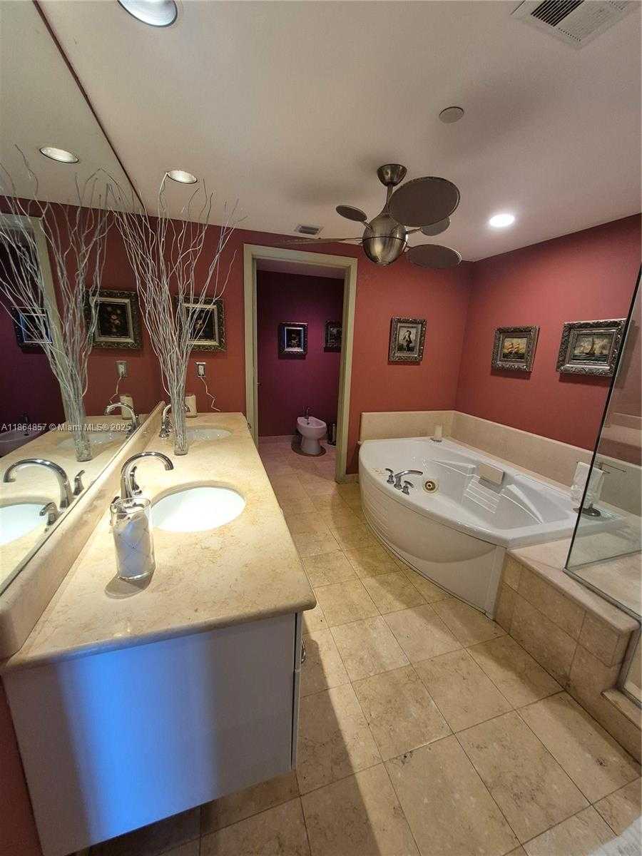 Small Image of 3101 SOUTH OCEAN DR #2707, Hollywood Number 20