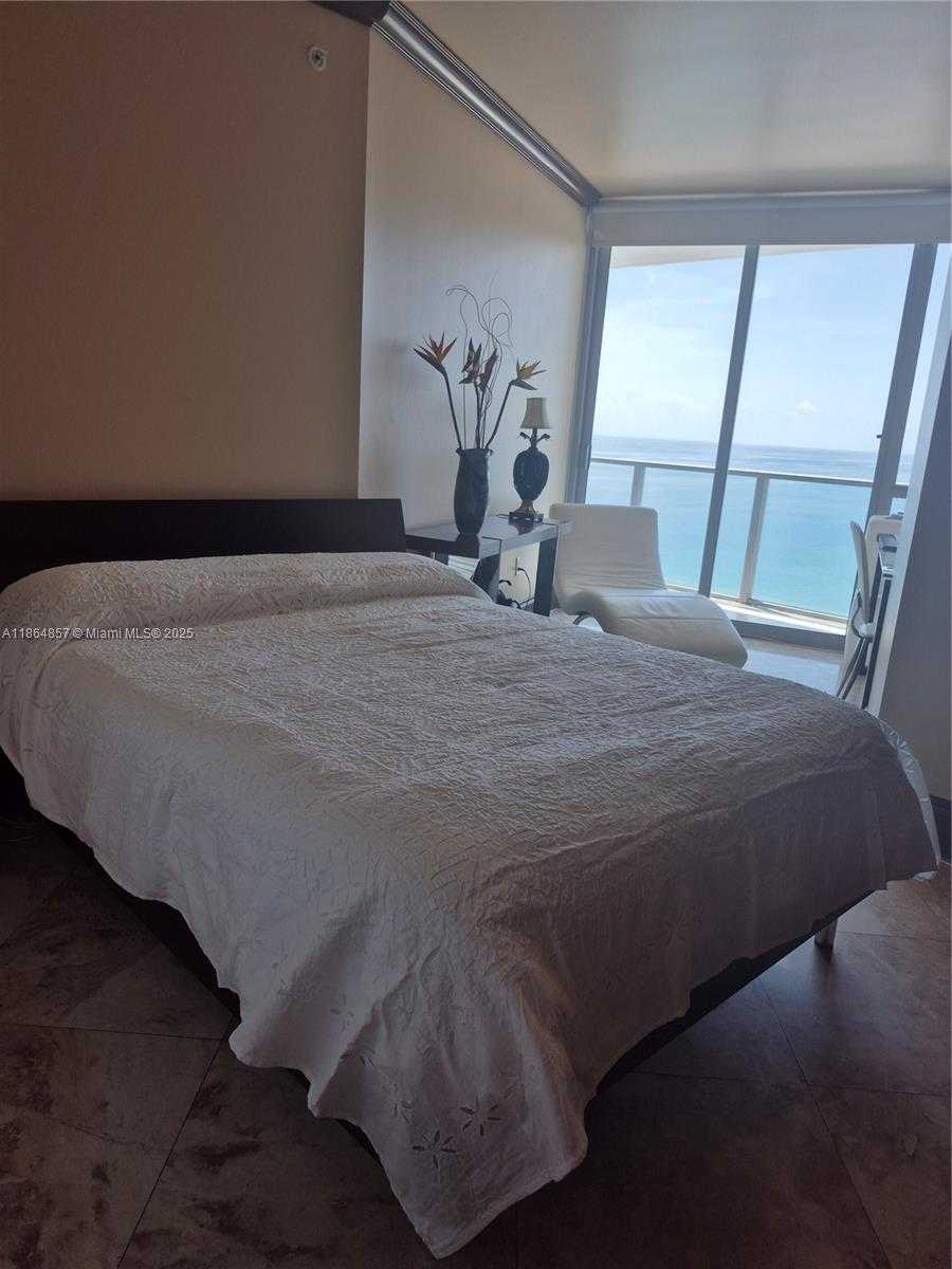Small Image of 3101 SOUTH OCEAN DR #2707, Hollywood Number 24