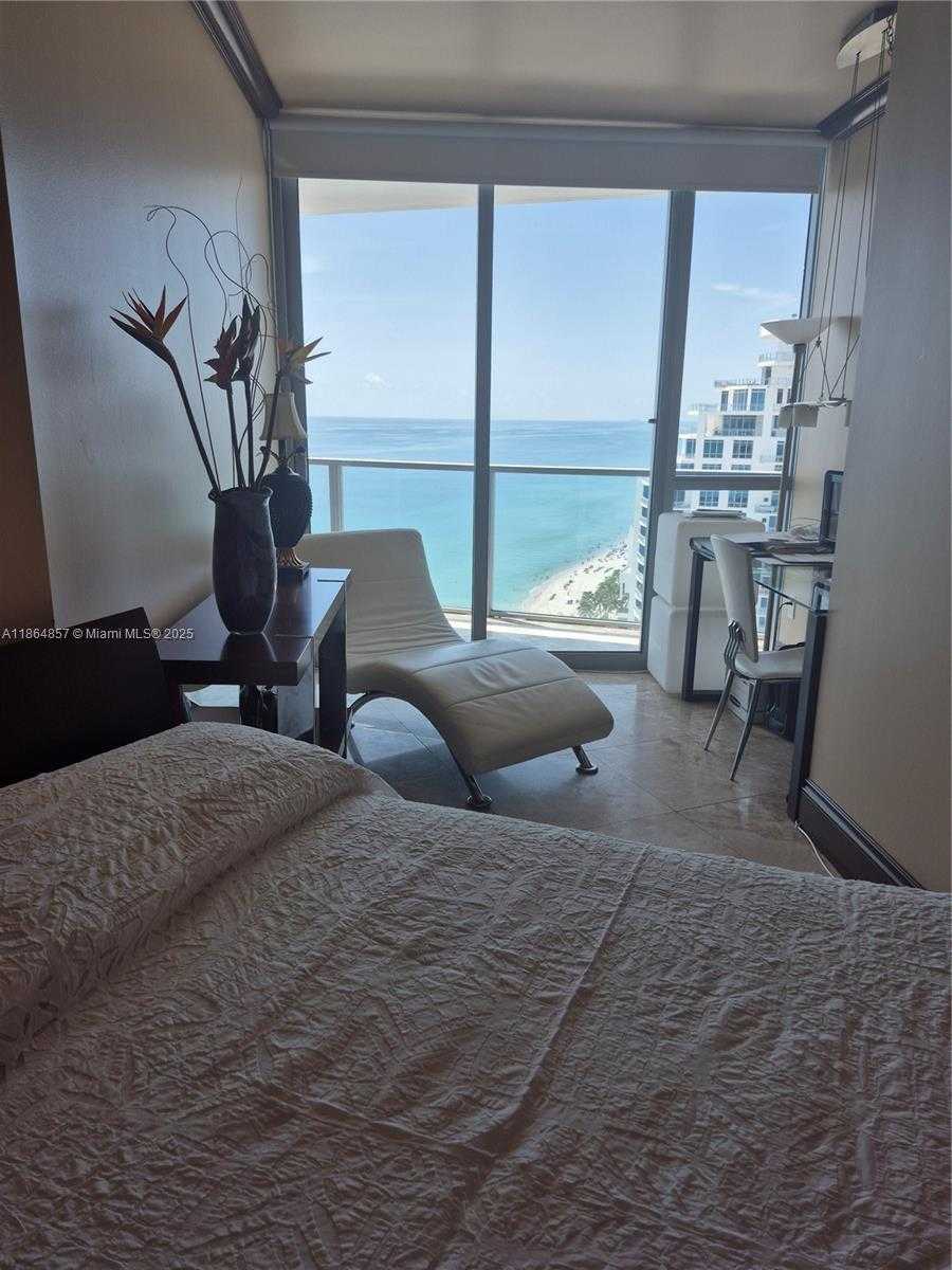 Small Image of 3101 SOUTH OCEAN DR #2707, Hollywood Number 27