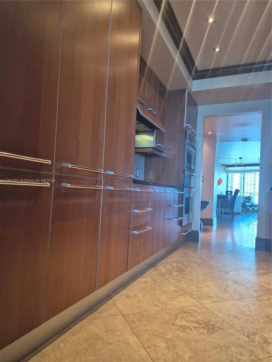 Small Image of 3101 SOUTH OCEAN DR #2707, Hollywood Number 6