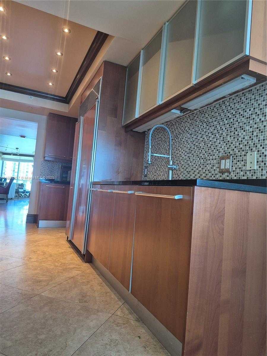 Small Image of 3101 SOUTH OCEAN DR #2707, Hollywood Number 7